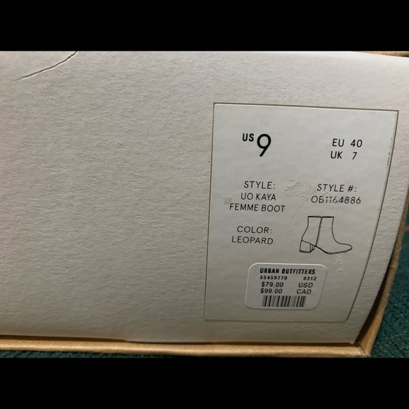 Women’s black zip up boots from urban outfitters - Picture 2 of 4